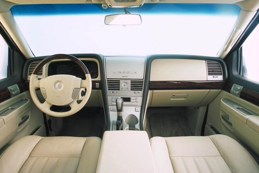  Lincoln Aviator 2003 года  (фото 8 из 57)
